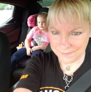 Meet your Posher, Debbie